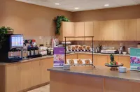 Pomeroy Inn and Suites Chetwynd - breakfast