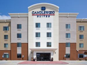 Candlewood Suites 迪金森ND