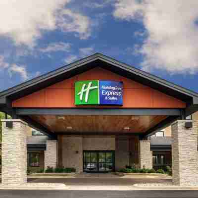 Holiday Inn Express & Suites Aurora - Naperville Hotel Exterior