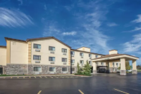 La Quinta Inn & Suites by Wyndham Erie