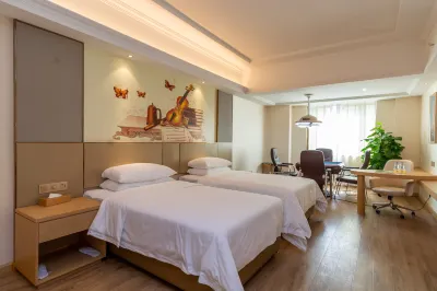 Vienna Hotel (Huizhou Zhongkai High-speed Railway Station Tongqiao Branch) Hotels in Chenjiang and Zhongkai Hi-tech Zone