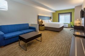 Holiday Inn Express & Suites Charlotte- Arrowood