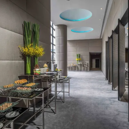 Holiday Inn BANGKOK SUKHUMVIT by IHG Отели рядом с достопримечательностью «Сукхумвит»