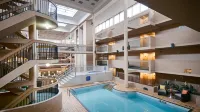 Best Western Plus Village Park Inn