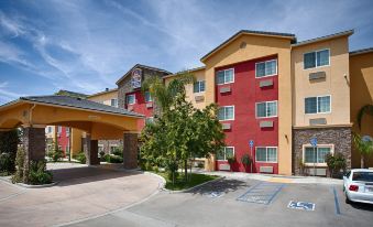 Best Western Plus Wasco Inn  Suites