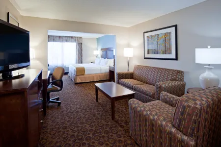 Holiday Inn Express & Suites ST. Cloud