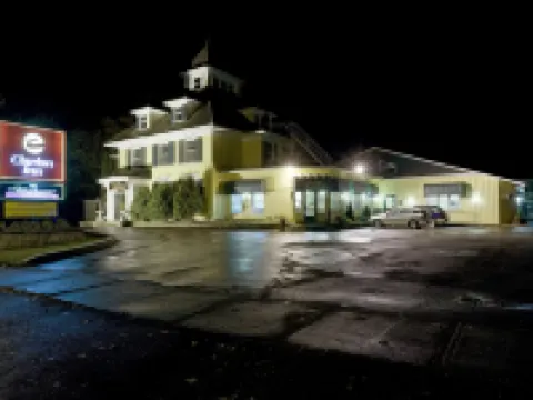 Comfort Inn & Suites Thousand Islands Harbour District Hotels in Gananoque