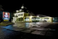 Comfort Inn & Suites Thousand Islands Harbour District Hotels in Gananoque