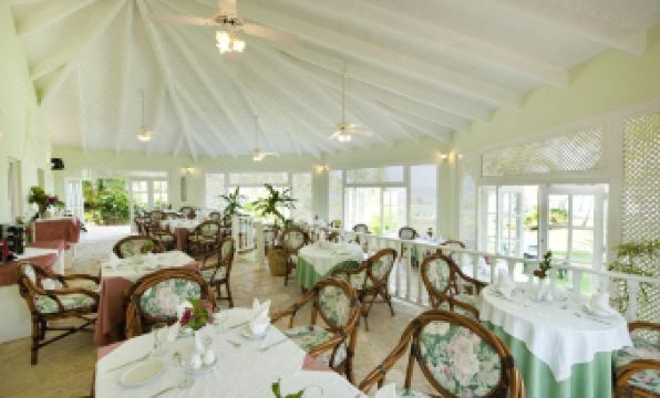 Hotel Villa Serena - Housity