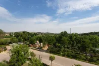 Eton Pine Valley Hotel Hotel di Feicheng