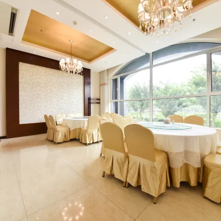 Beidaihe Boren Hotel (Laohushi Seaside Park Store)