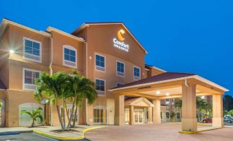 Comfort Inn & Suites Airport