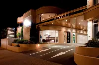 Baywatch Motor Inn Hotel dekat Shamiana Indian Restaurant