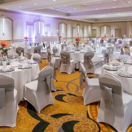 Hilton Indianapolis Hotel & Suites