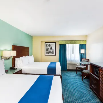 GreenTree Inn San Diego Mission Bay Отели рядом с достопримечательностью «Пляж Мишен-Бич»