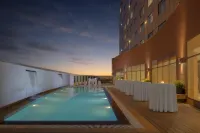 Radisson Gurugram Udyog Vihar - Rooftop Pools