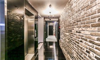 Hotel Cube - Housity