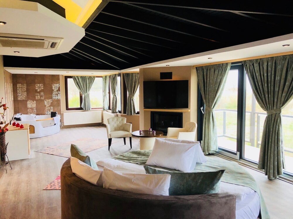 Velena Hotel