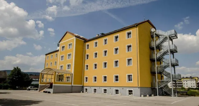 OEKOTEL Traiskirchen Hotels in der Nähe von von Römertherme Baden
