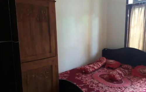 Budget Room in Solo Baru (Kamar Khusus Wanita) Hotels in Grogol
