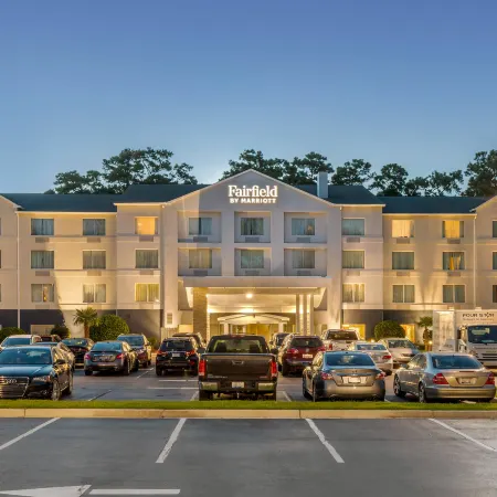Fairfield Inn Myrtle Beach North Отели рядом с достопримечательностью «Поле для гольфа Barefoot Landing»