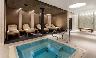 Radisson Blu Hotel & Conference Centre, London Heathrow - Housity