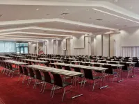 Radisson Blu Park Hotel & Conference Centre, Dresden Radebeul Отели рядом с достопримечательностью «Клотче»
