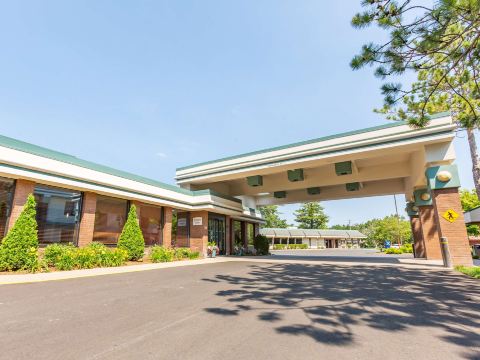 Country Inn & Suites by Radisson, Traverse City, MI