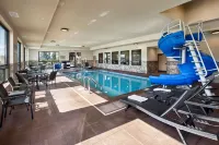 Glacier International Lodge - Pools
