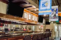 Radisson Hotel Louisville North - bar