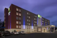 Holiday Inn Express & Suites College Park-University Area Отели рядом с достопримечательностью «Университет Мэриленд Фасилитис Менеджмент»