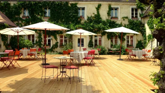 Logis Hostellerie des Clos et Restaurant Bistrot des Grands Crus