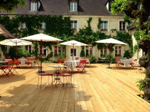 Logis Hostellerie des Clos et Restaurant Bistrot des Grands Crus