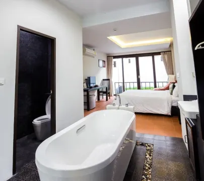 ห้องดีลักซ์ พร้อมระเบียง