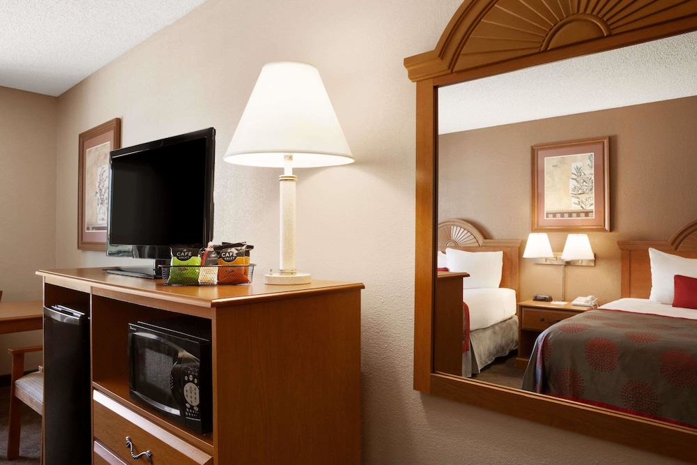 Ramada by Wyndham Sioux City