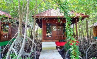 Lam Poh Beach Resort