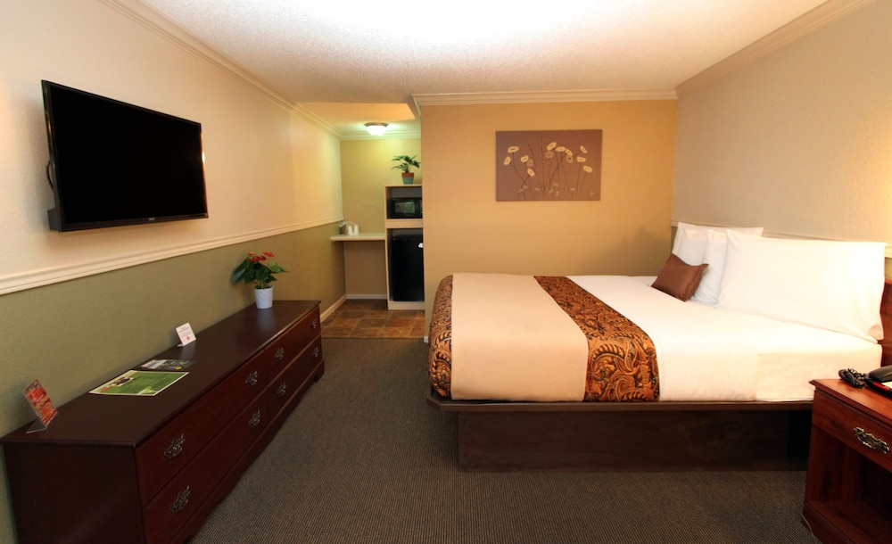 Family Garden Inn & Suites