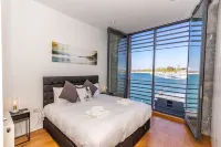Spacious Modern Apartment 42 Brewhouse Hotels in Torpoint
