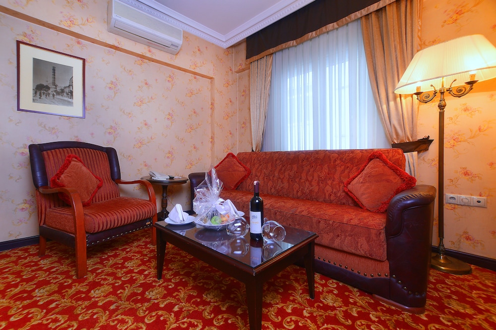 Pera Rose Hotel