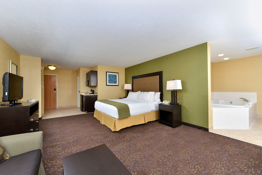 Holiday Inn Express Hotel & Suites Charlotte, an Ihg Hotel
