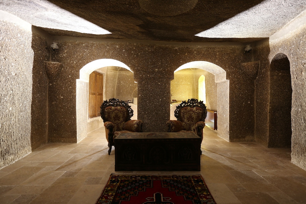 Grand Cave Suites