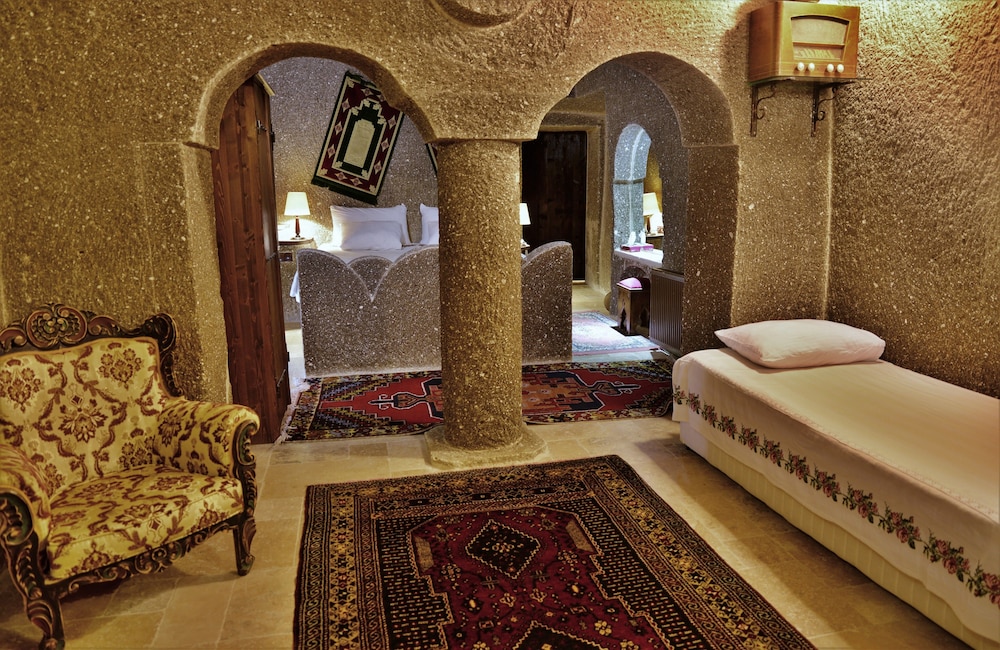 Grand Cave Suites