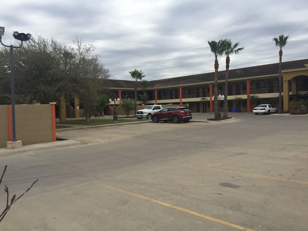 Texas Inn and Suites City Center at University Dr.