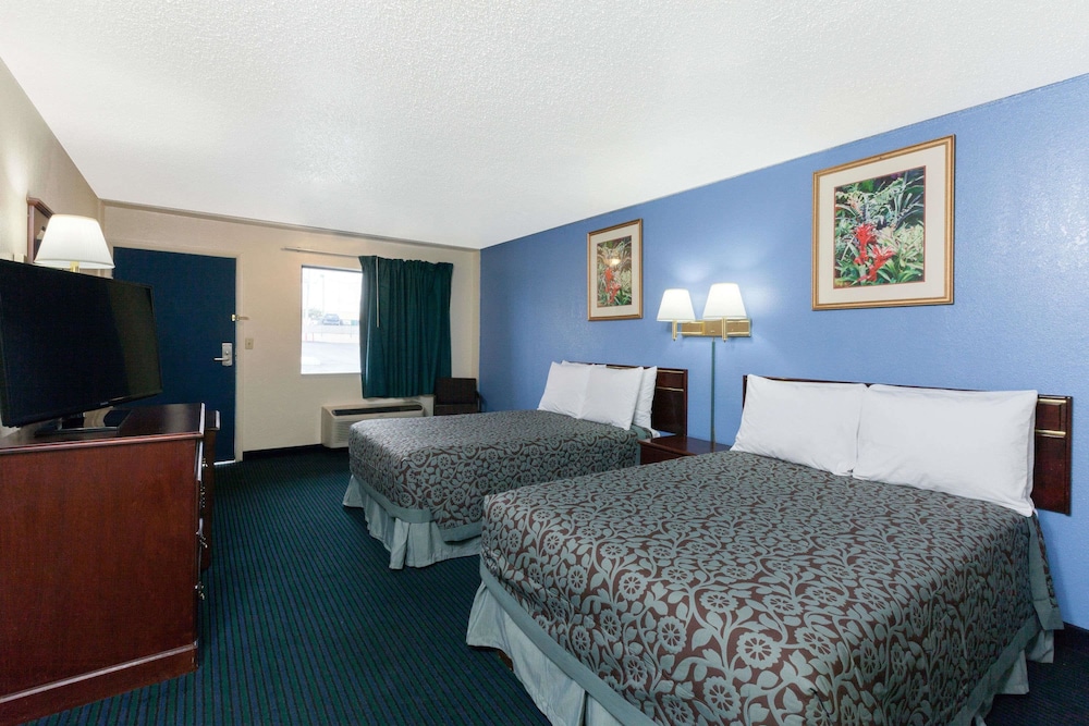 Days Inn by Wyndham Oklahoma City Fairground