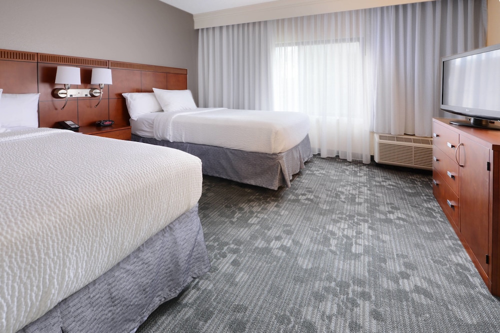 Courtyard by Marriott Dallas Richardson at Spring Valley