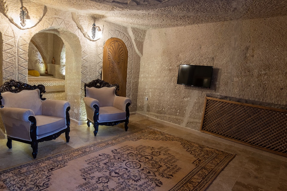 Grand Elite Cave Suites