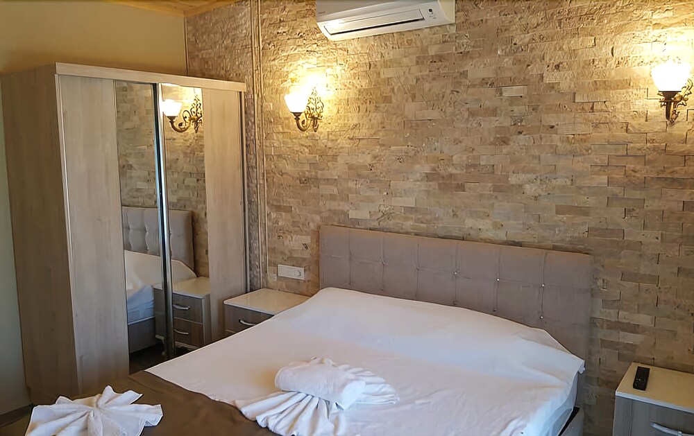 Mavi Yengec Bungalows and Hotel