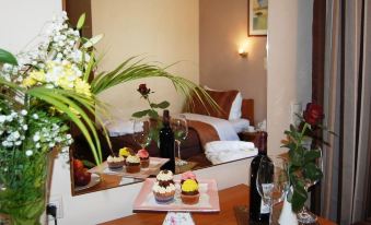 Paris Hotel - Housity