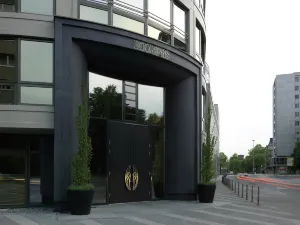 Roomers Frankfurt, Autograph Collection