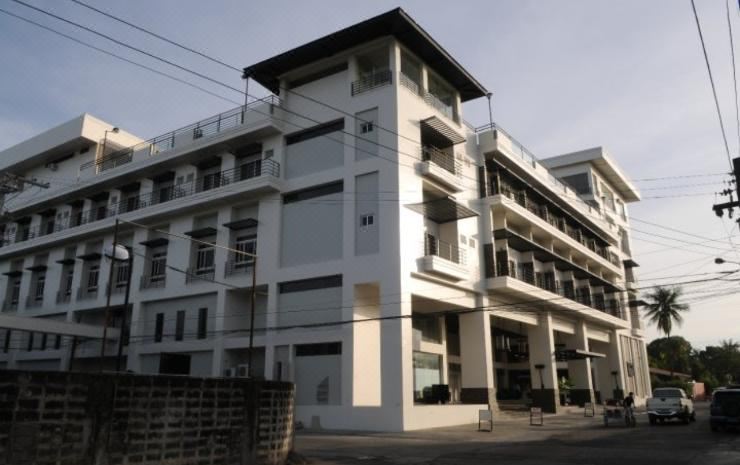 5. 르피셔 호텔 바..